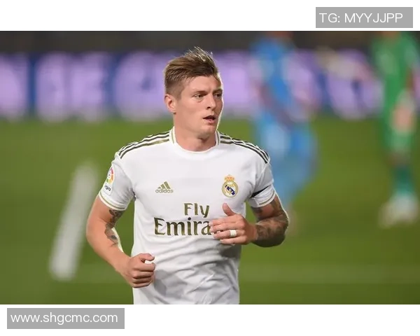 巅峰荣耀:足球巨星生涯全记录