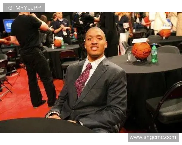 曾因家境贫困没钱买足球却成世界级球星的励志故事