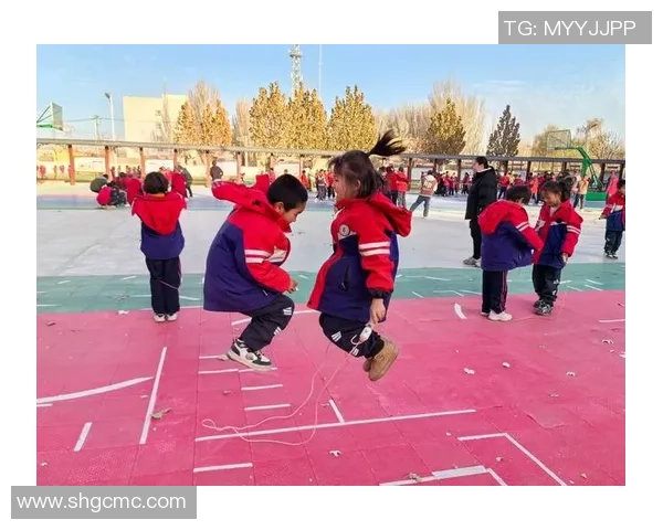 精美球星挂件足球金属设计彰显运动激情与个性魅力